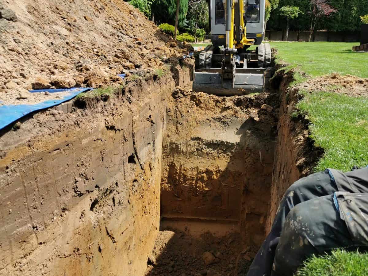 Excavari Mures pentru fundatii, santuri, curti si pregatire teren - imagine lucrare 4
