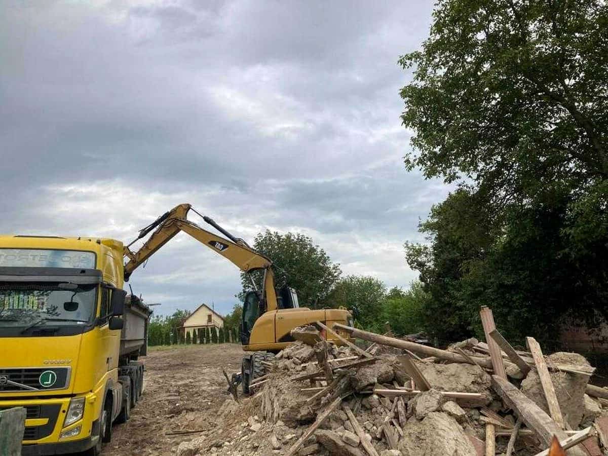 Transport moloz Mures pentru renovari, saci si resturi de constructii - imagine lucrare 4