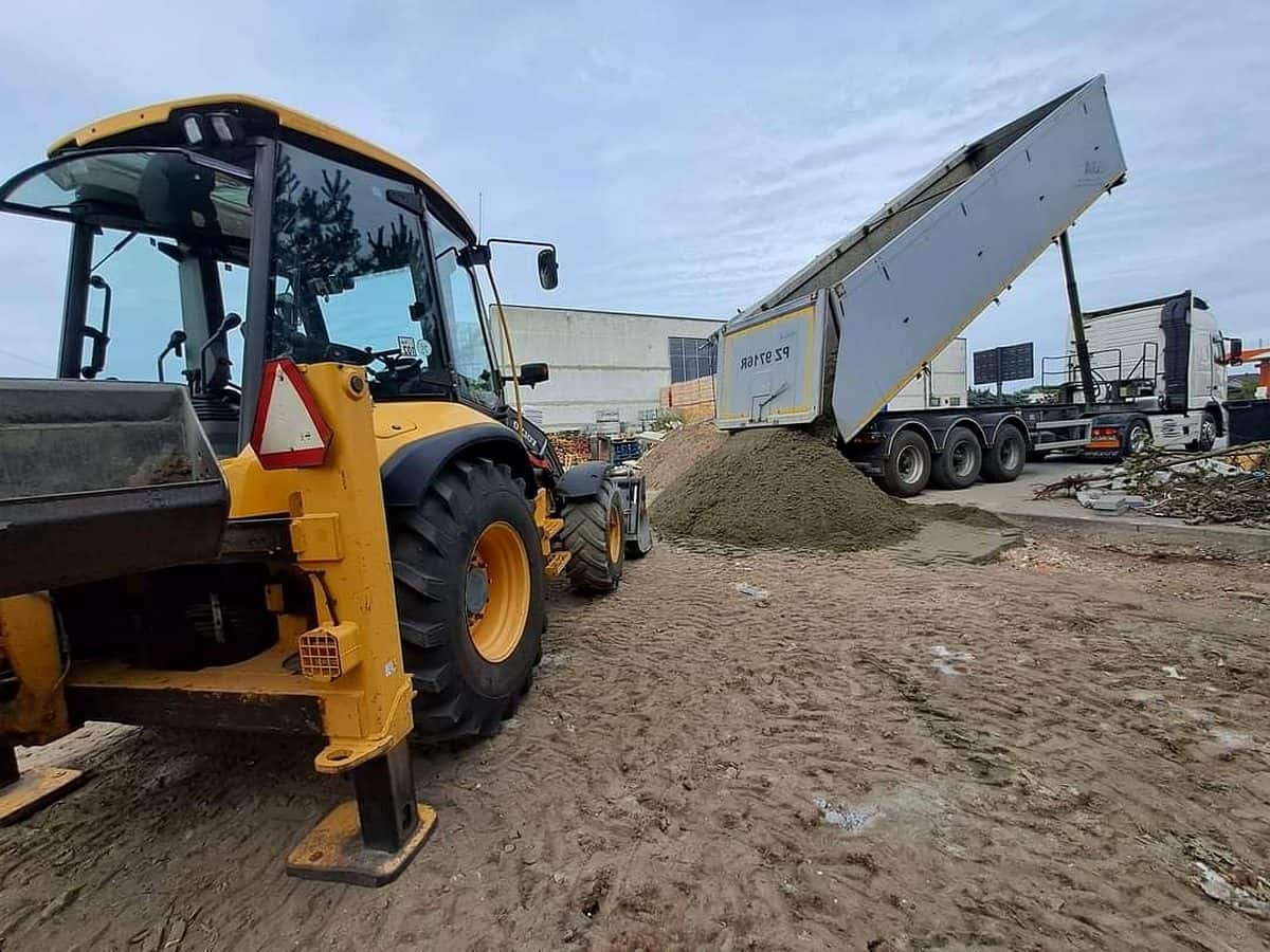 Transport sort Mures pentru curti, alei, drenaje si platforme
